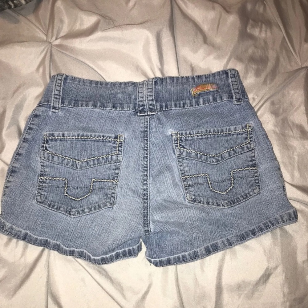 Shorts - Picture 2 of 3
